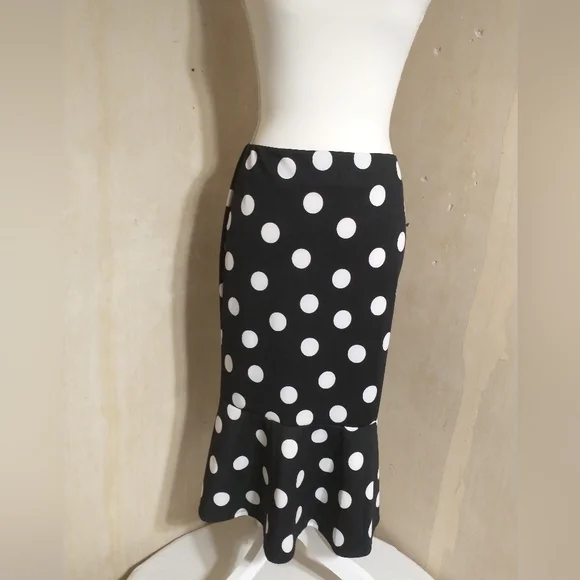 Black and White Polka Dot Skirt - Picture 10 of 11
